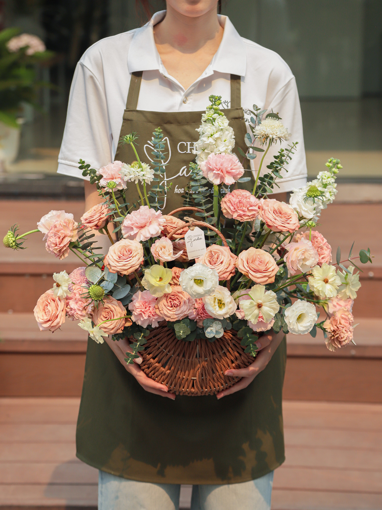 Hoa giỏ mây Trứng 06
