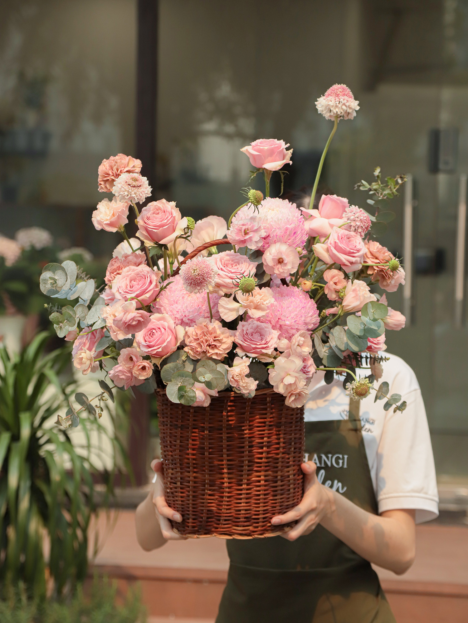 Hoa giỏ Trụ 02